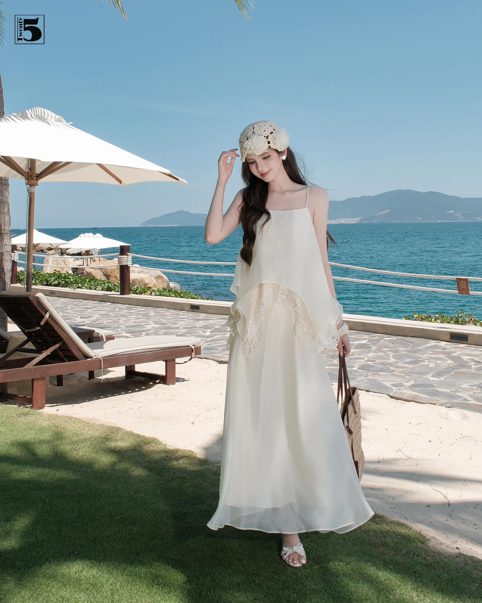 SET BỘ SAVH95-729 phối lớp ren tinh tế, điệu đà phù hợp đi biển hay resort