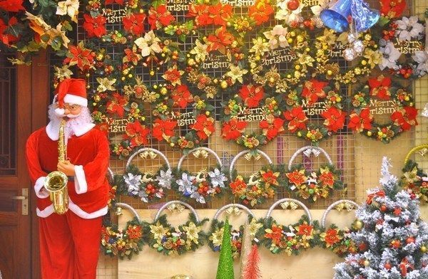 Cửa hàng bán đồ trang trí Noel