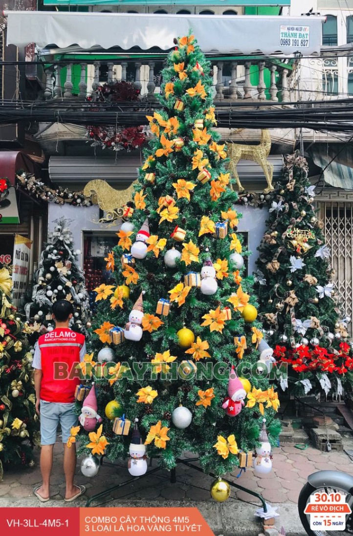 Mẫu trag tri noel đẹp cho cửa hàng 14.10.2023