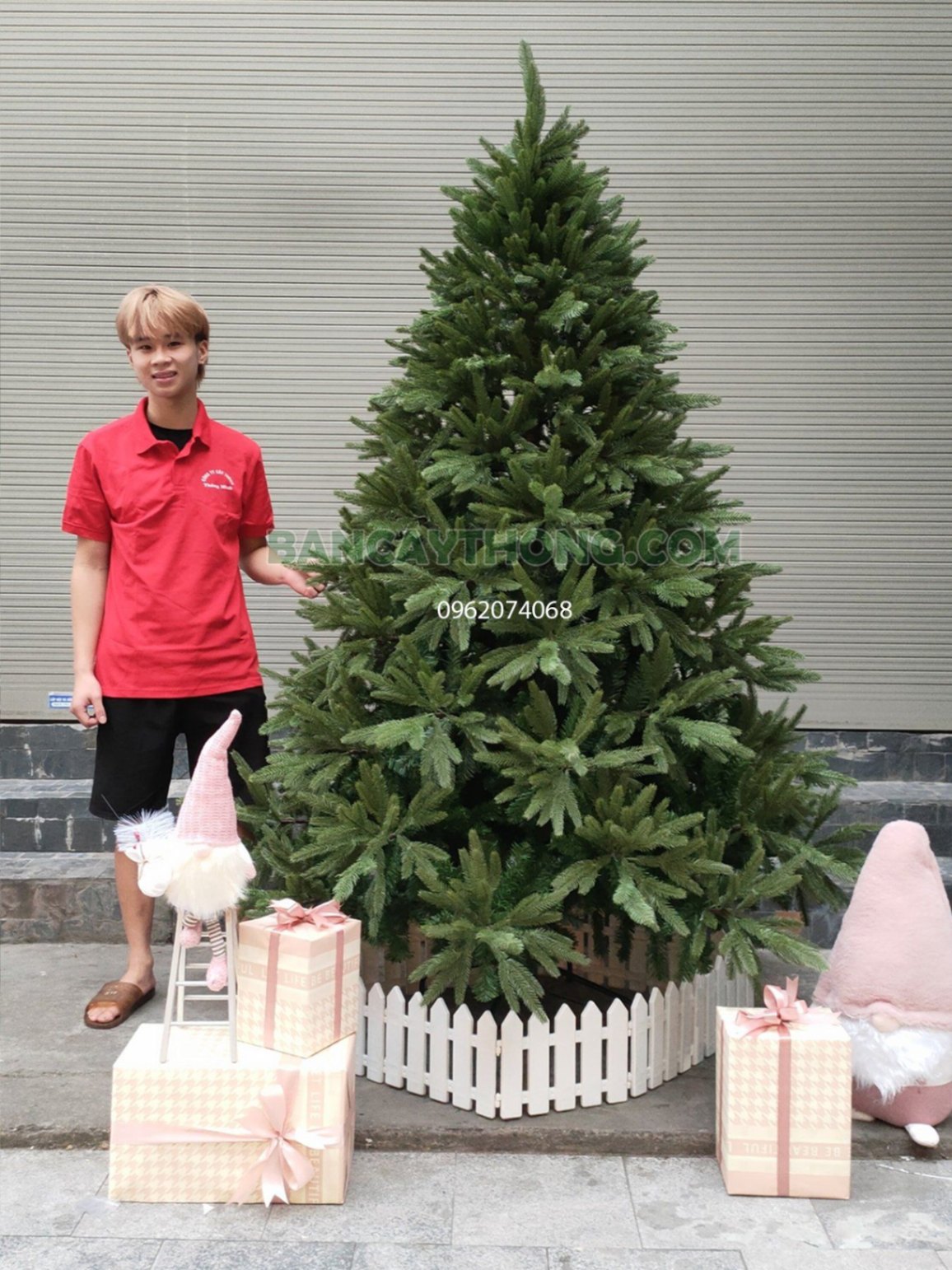 dịch vụ trang trí noel showroom 19.10.2023