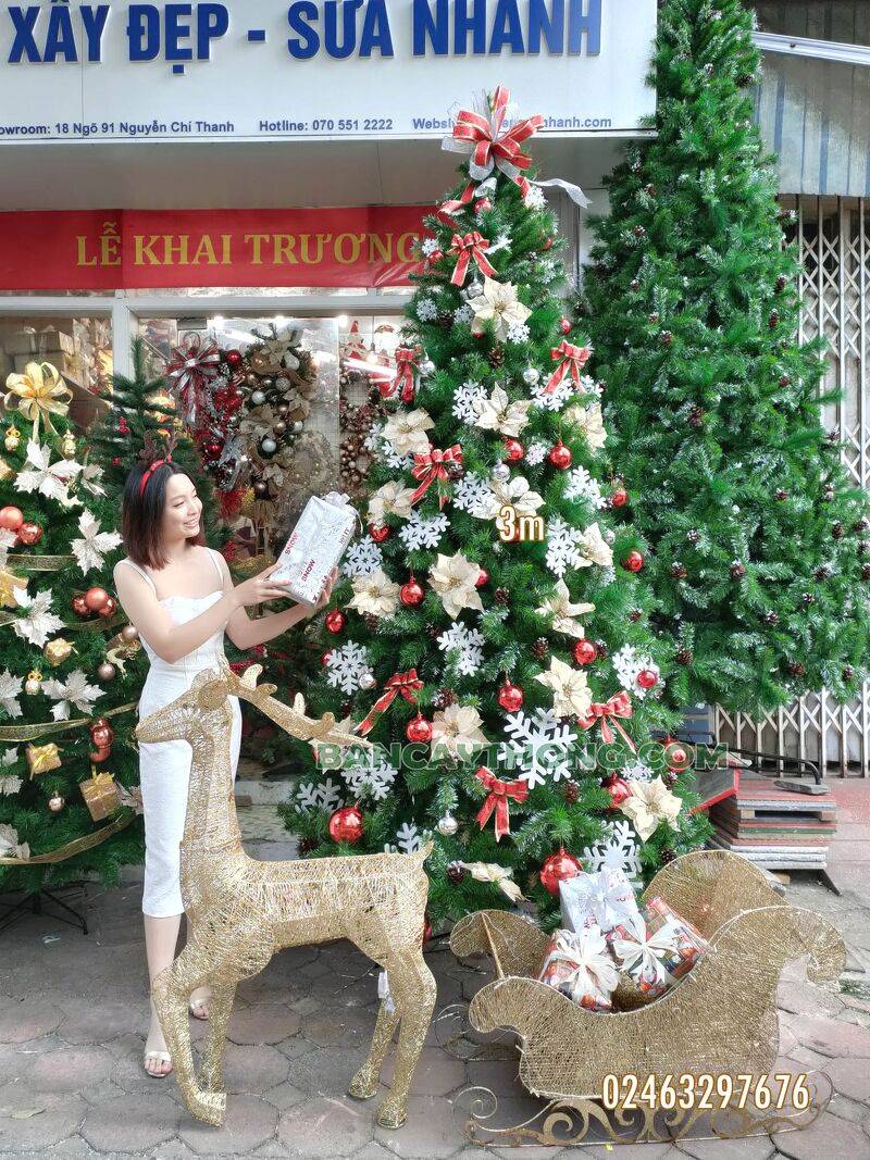 Mẫu trang trí cây thông noel ấm cúng cho gia đình