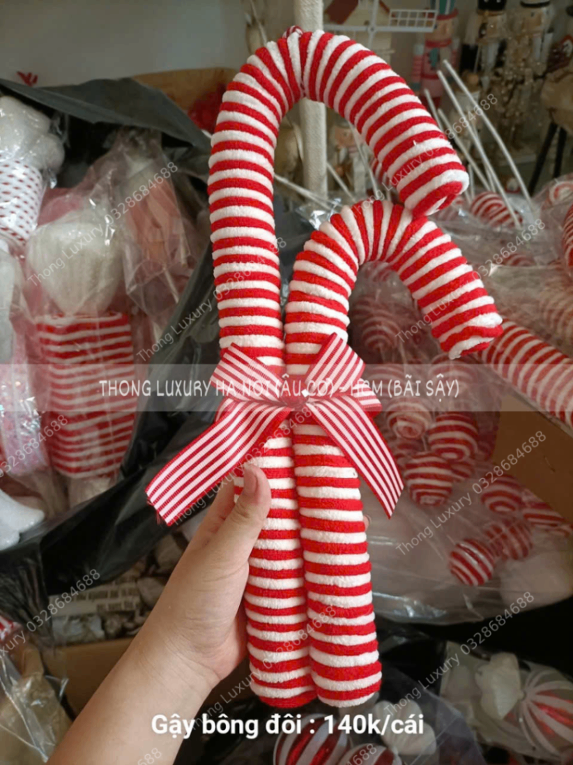 Gậy nhung nỉ decor mặt tiền noel