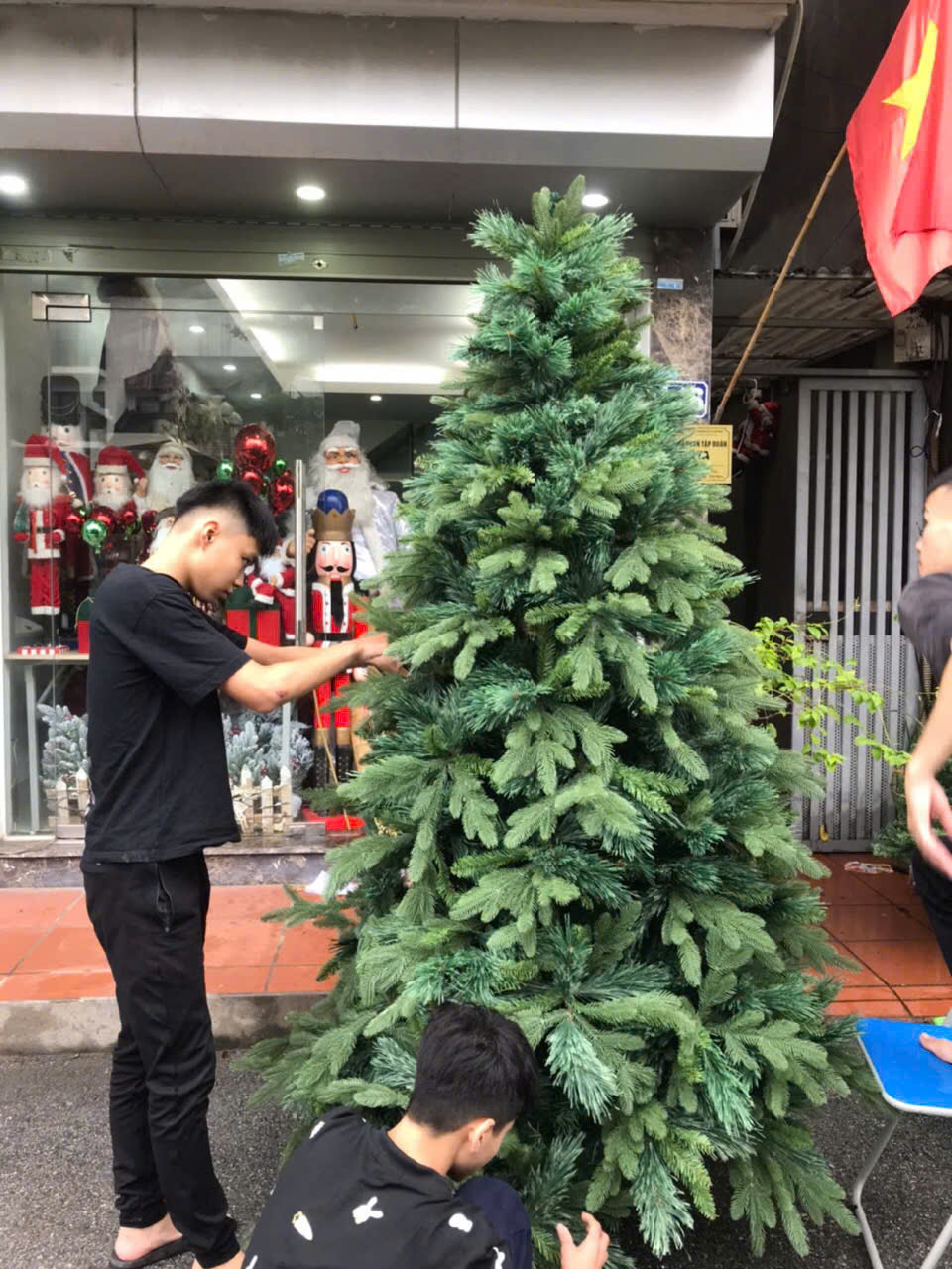 Cây thông noel lá pe mix trộn lá cước SPA 2.4m