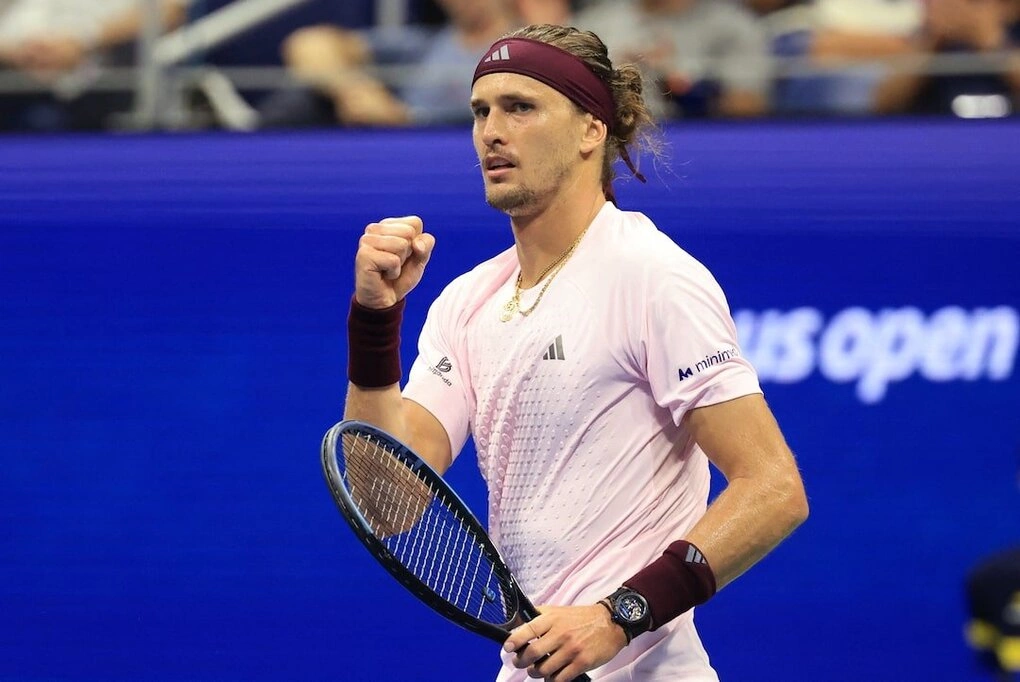Zverev lại thắng sau 2h sáng ở Mỹ Mở rộng