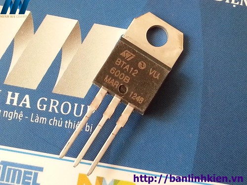 BTA12-600B TO220 TRIAC 12A 600V