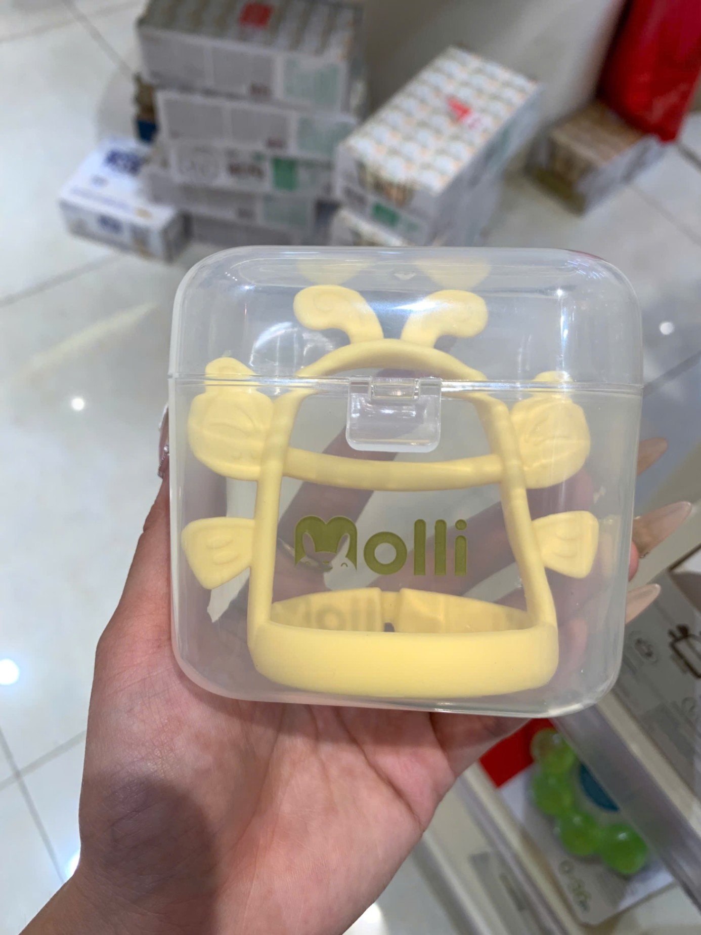 Molli - Gặm nướu Butterfly màu vàng (kèm hộp)