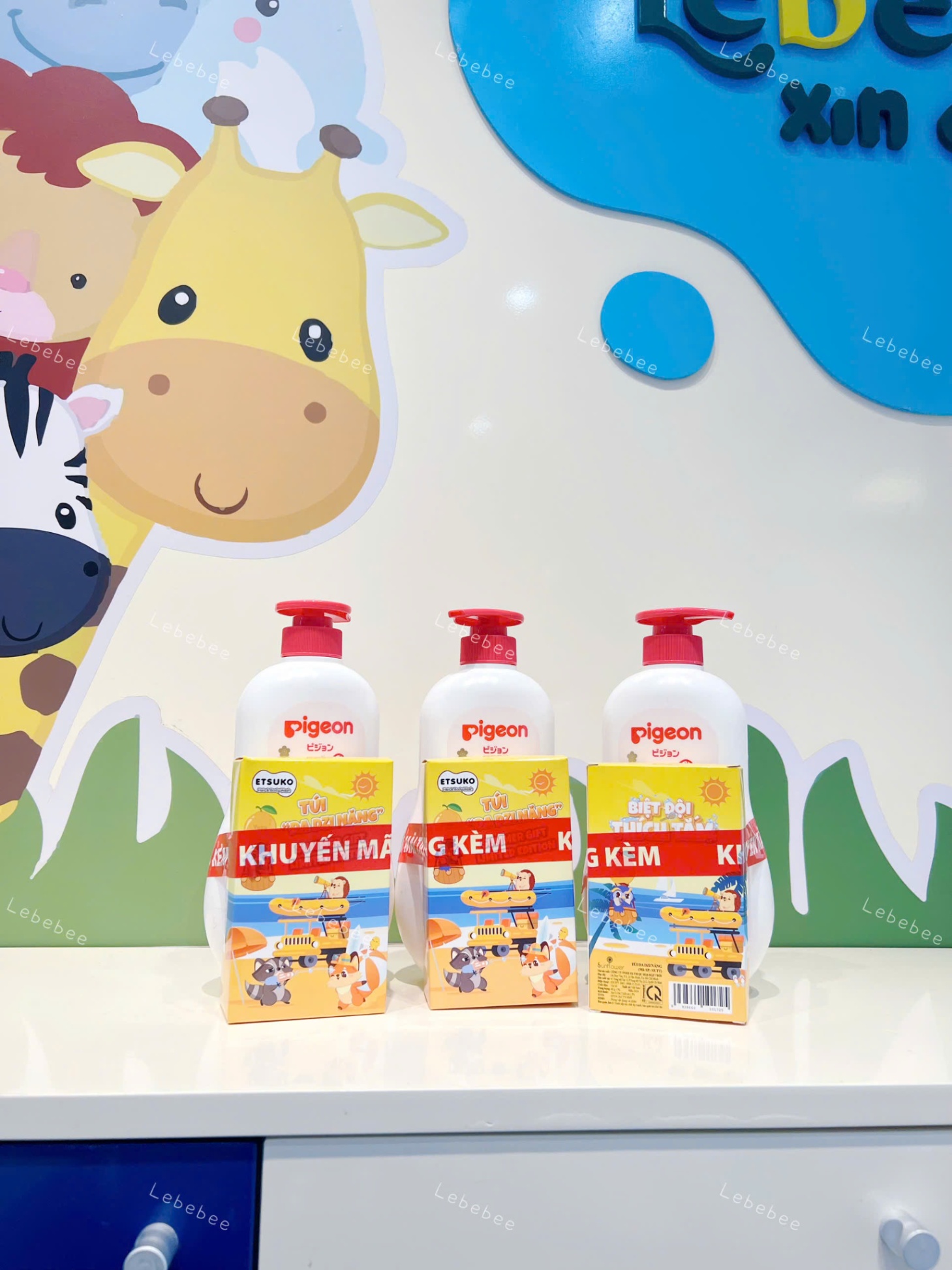 Tắm gội 2 trong 1 pigeon  chiết xuất sakura 700ml