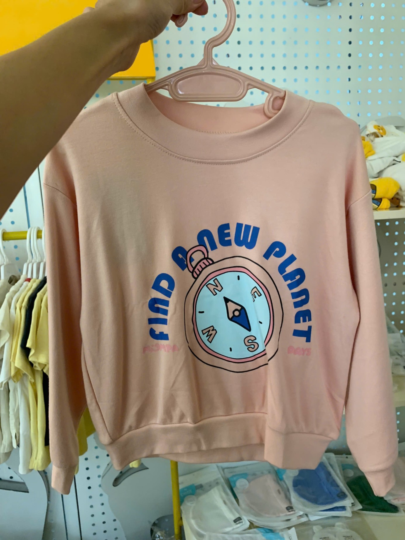 Mompa - 847 Áo nỉ trẻ em màu hồng sz 3y -129k