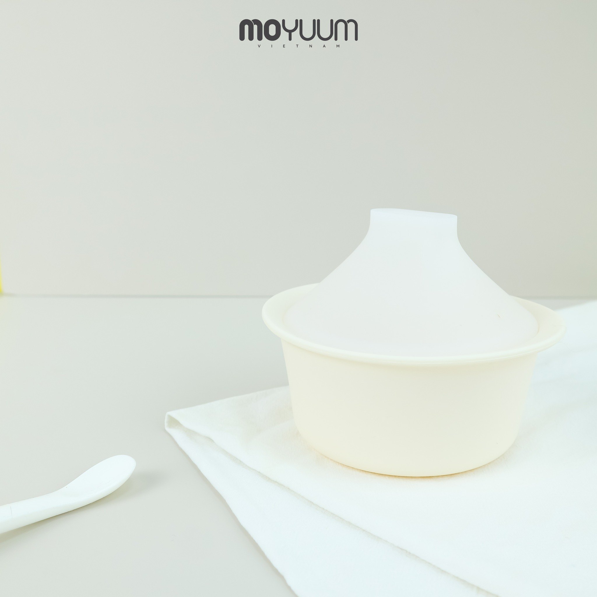 nồi hấp thức ăn trẻ em moyuum premium silicone mustard màu be