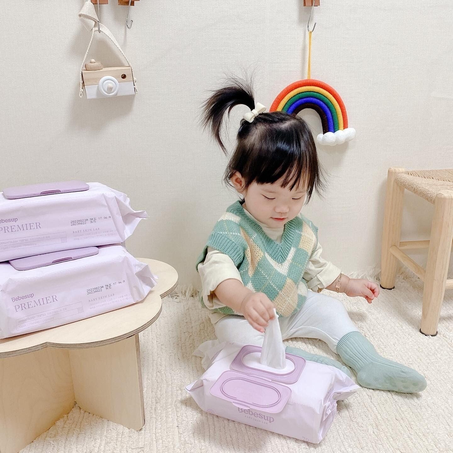Khăn Ướt Cao Cấp Hàn Quốc Bebesup Peremier 70 Tờ (có nắp - màu tím)