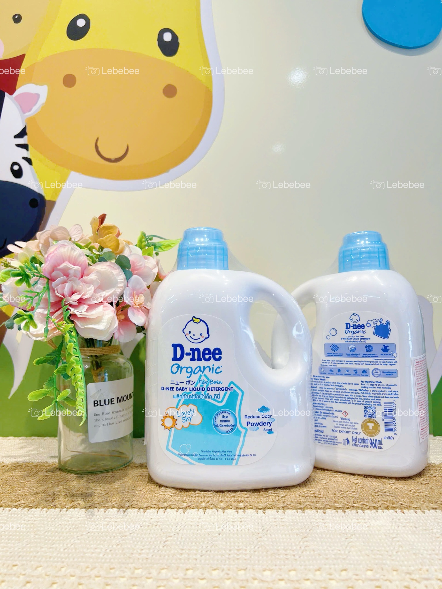 Nước giặt quần áo em bé Dnee Thái 960ml ( màu xanh biển )