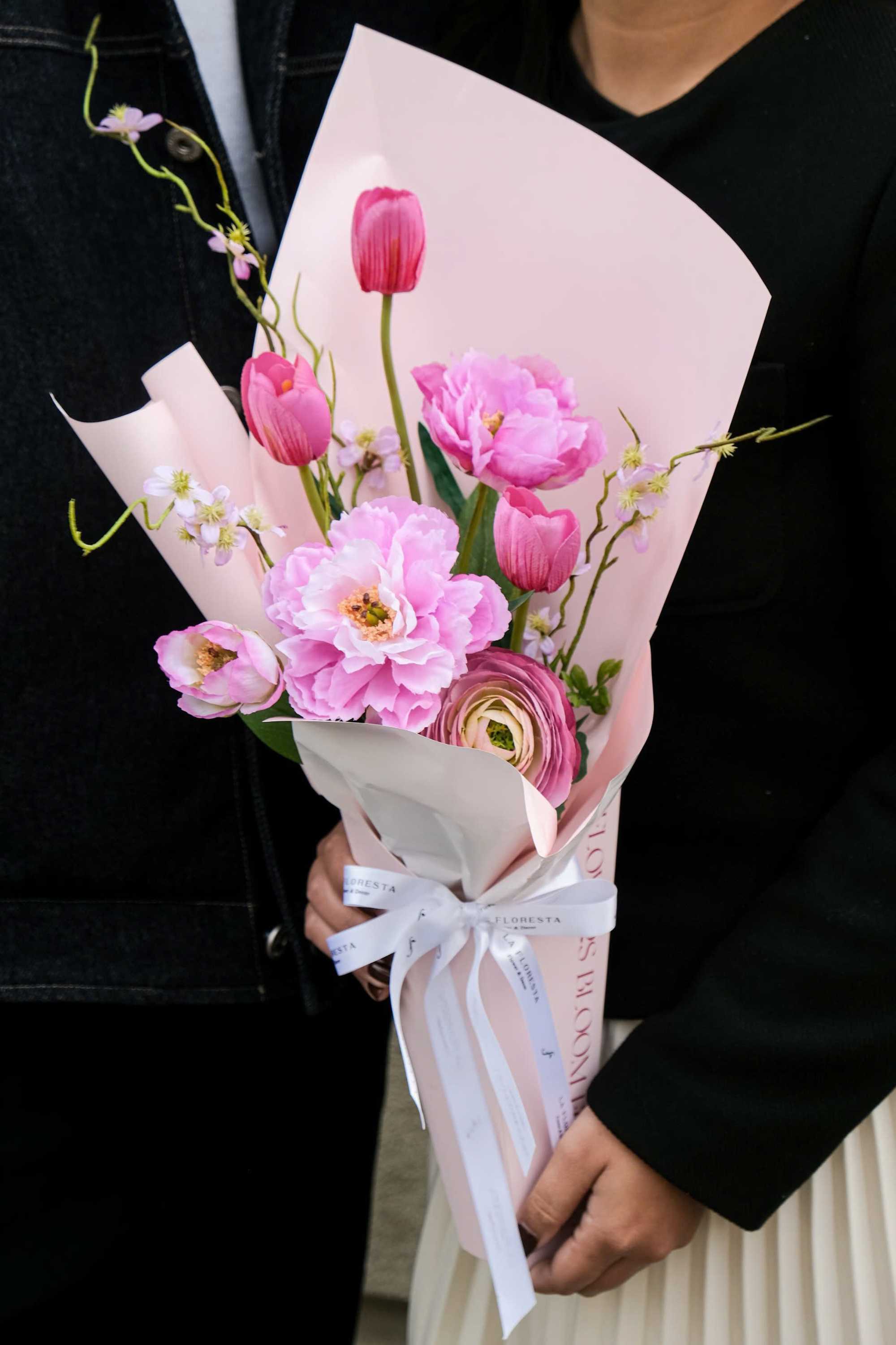 142-mau-hoa-tang-valentine-ban-gai-nao-cung-me_bo-hoa-valentine-cho-nang-say-dam.jpg