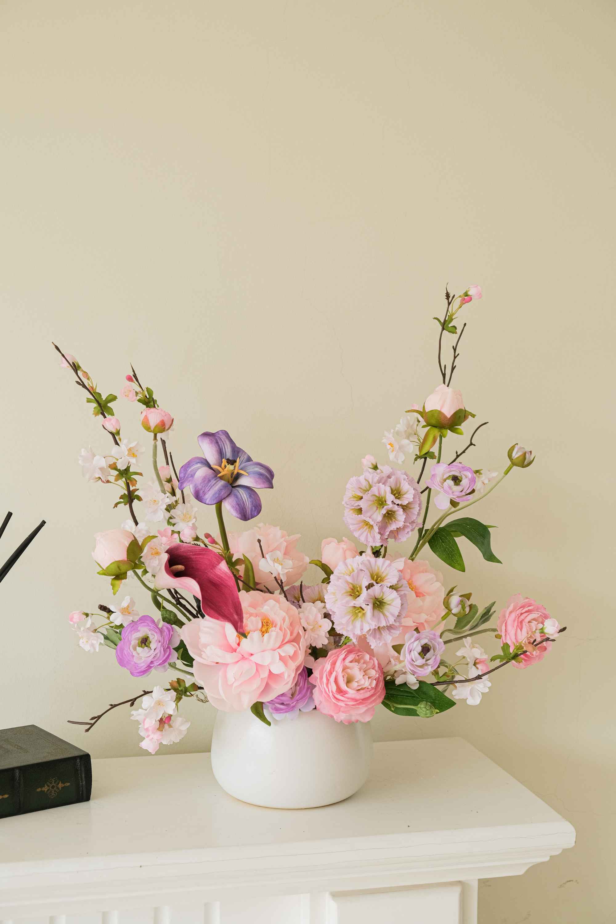 Bình hoa mẫu đơn mix phù dung rum tulip tone tím hồng