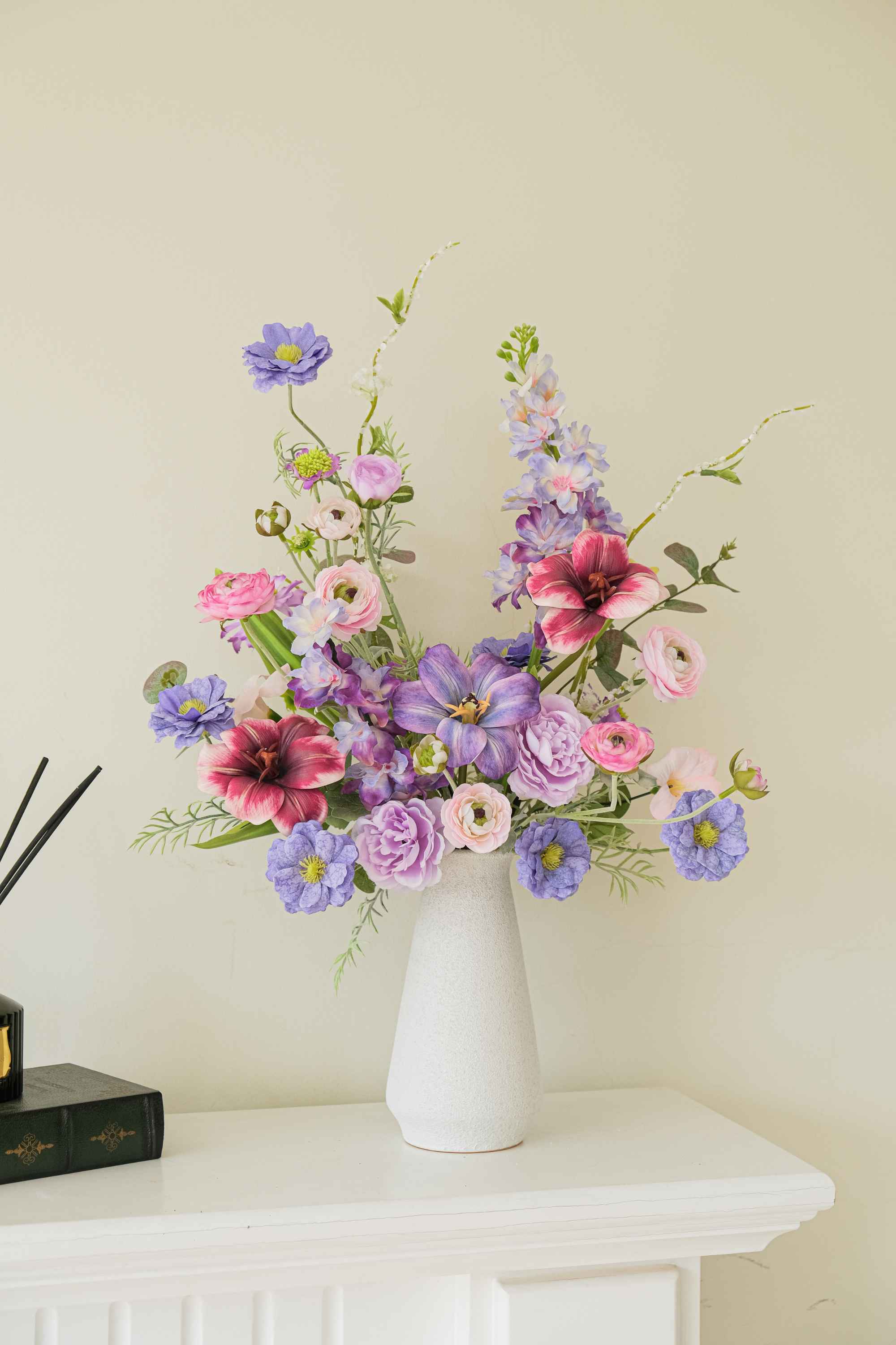 Bình hoa tulip mix phi yến trà mao lương tone tím