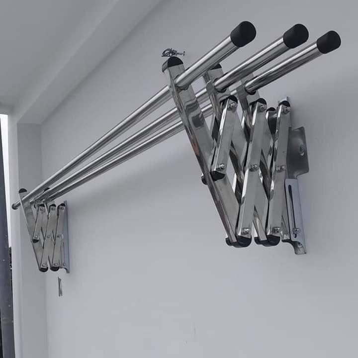 gian-phoi-inox-gan-tuong