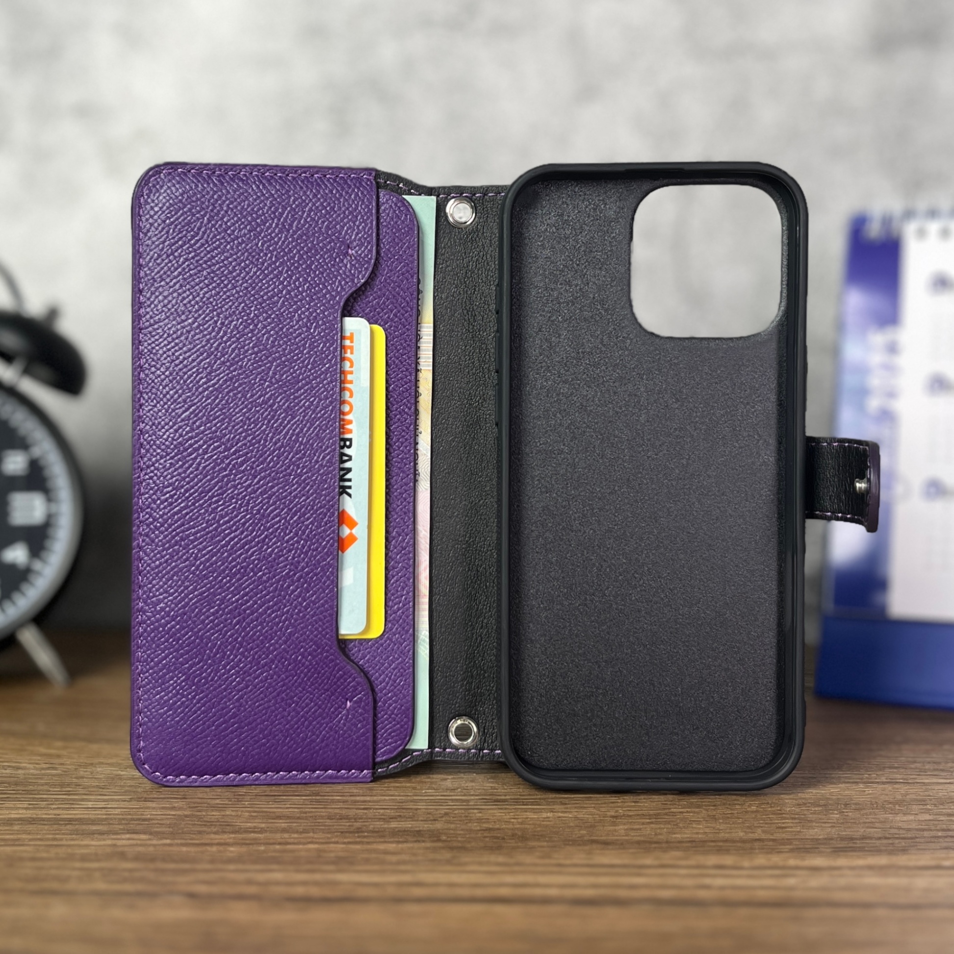 Bao da Flip Cover da Epsom thiết kế ngăn thẻ, ngăn tiền ngang và dây đeo