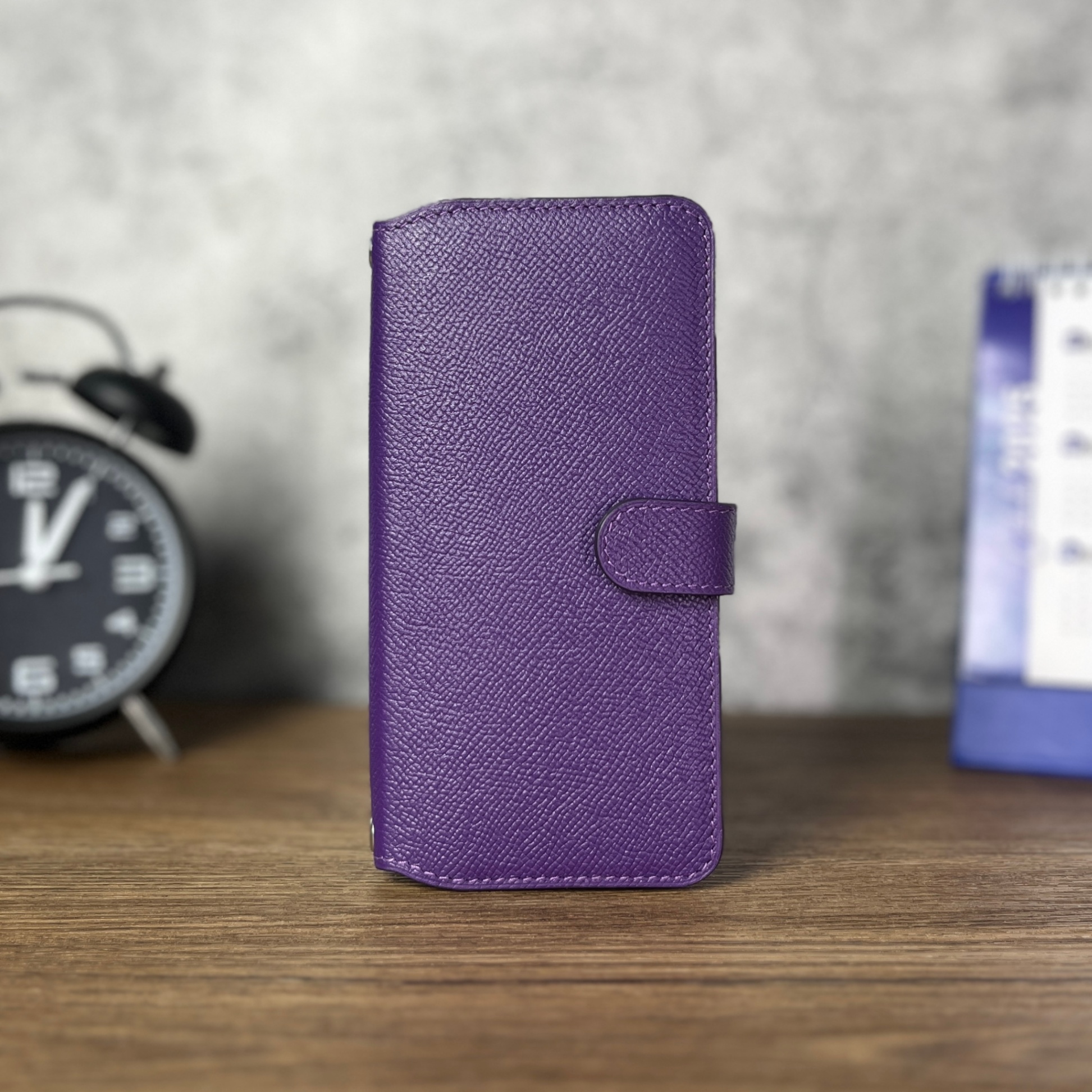 Bao da Flip Cover da Epsom thiết kế ngăn thẻ, ngăn tiền ngang và dây đeo