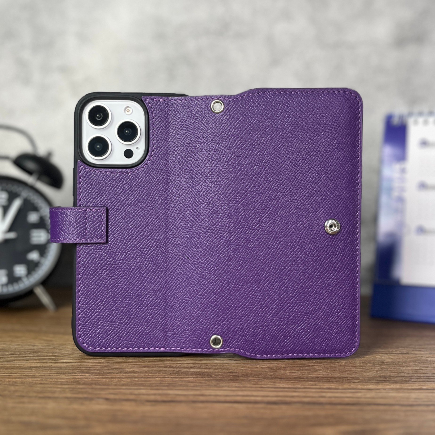 Bao da Flip Cover da Epsom thiết kế ngăn thẻ, ngăn tiền ngang và dây đeo
