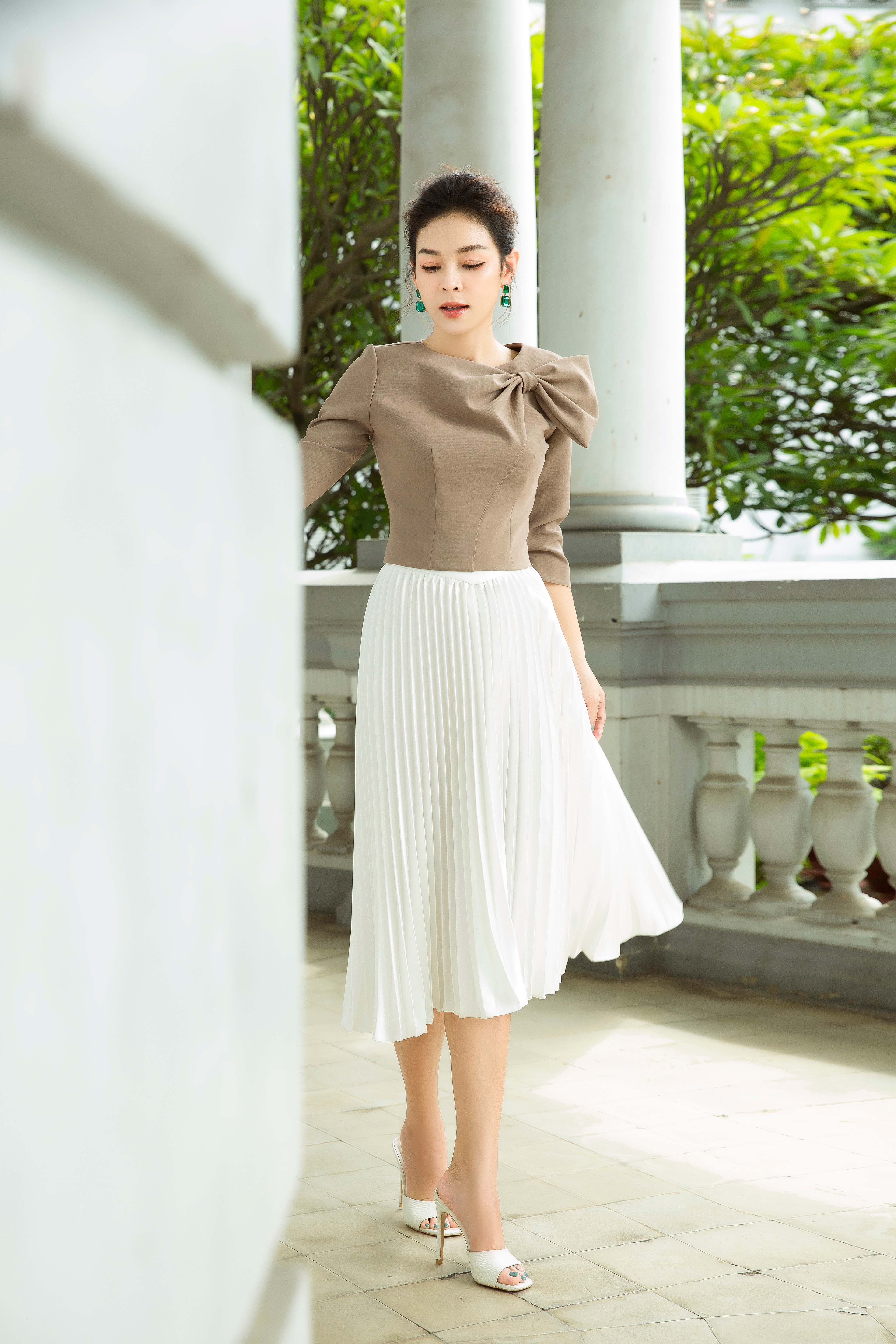 Chân váy xếp ly dáng ngắn màu đen | DKMV Flip Skirt DKMV® - Local Brand  Việt Nam