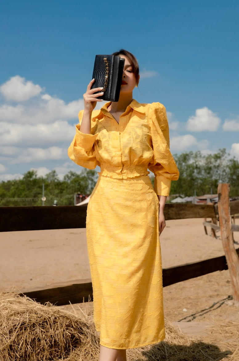 Mua Váy Hoa Nhí Cổ Yếm Hở Lưng Chất Lụa Siêu Đẹp - JUHEE DRESS T235 - Yeep