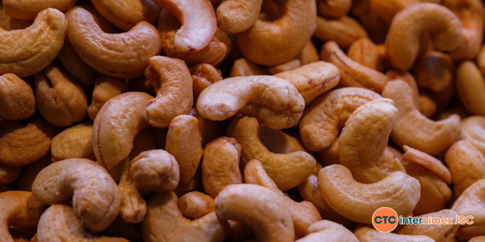 Scalable-Solutions-for-the-Snack-Industry-Why-Bulk-Roasted-amp-Seasoned-Cashews-from-Vietnam-are-Leading-the-Market-4.png