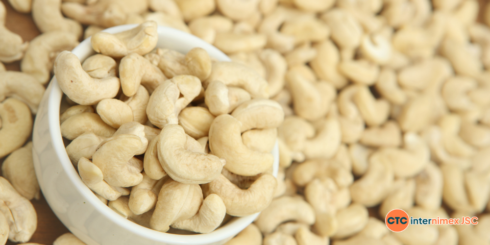 Strategic-Cashew-Nut-Sourcing-from-Vietnam-Powering-Global-Snack-Supply-Chains-1.png