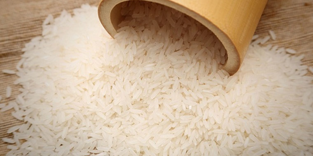Strategic-Sourcing-Navigating-the-Choice-Between-Jasmine-Rice-and-Dai-Thom-8-for-Global-Markets-1.png