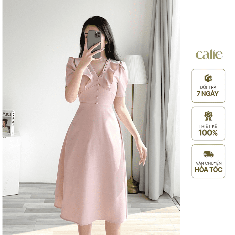 Váy dáng xòe cổ V phối bèo tiều thư