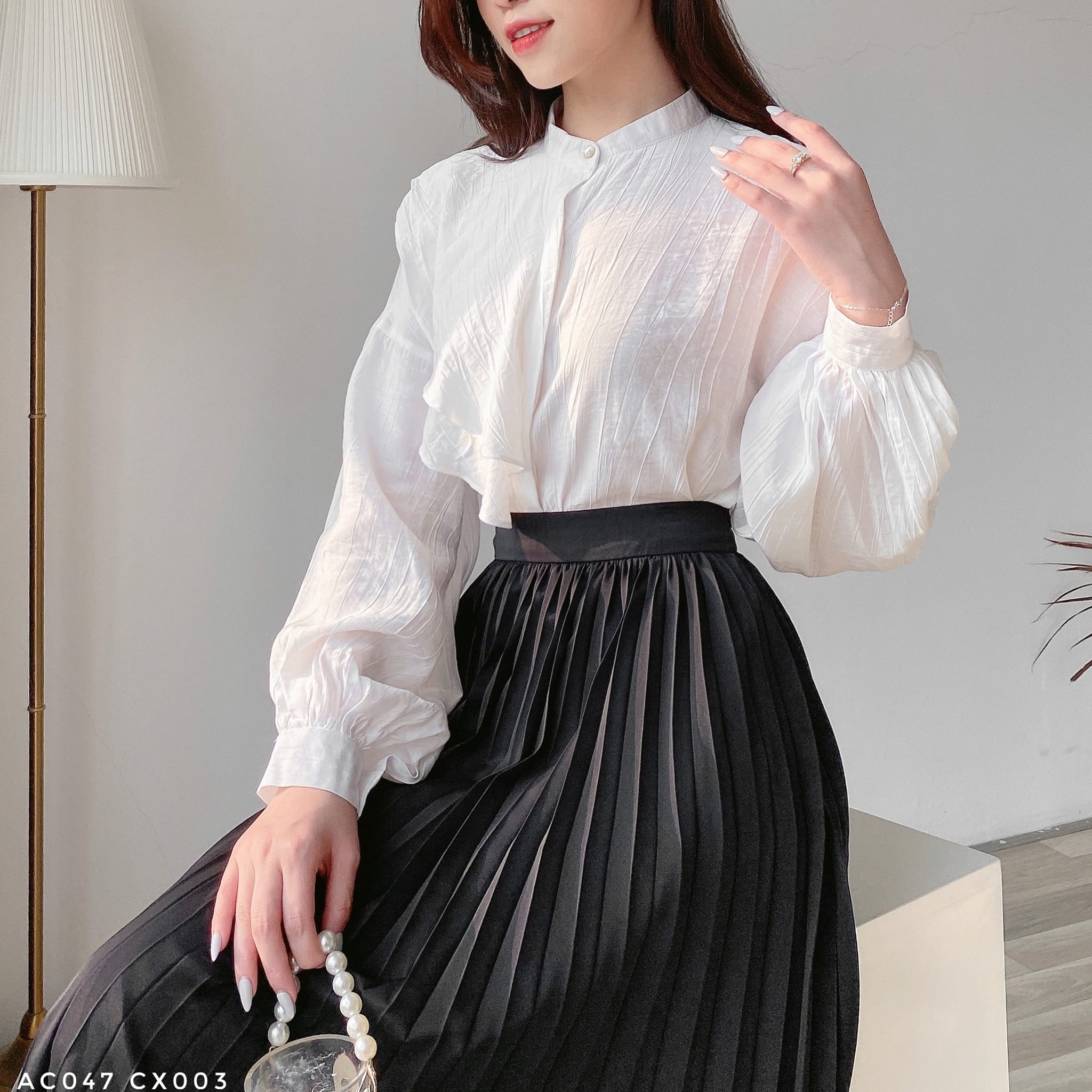 Chân váy xòe xếp ly thanh lịch