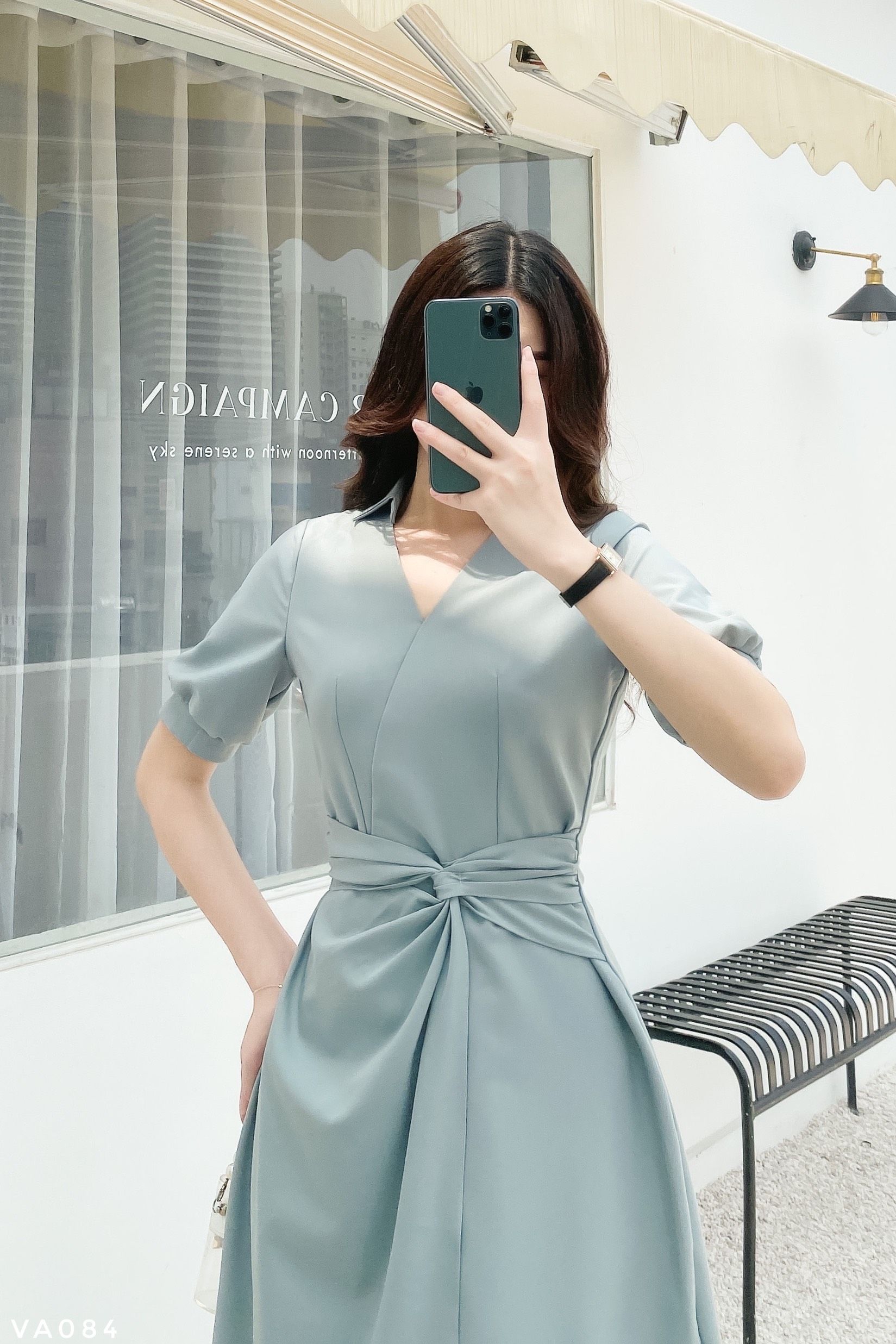 Váy dáng A cổ đức xoắn eo thanh lịch