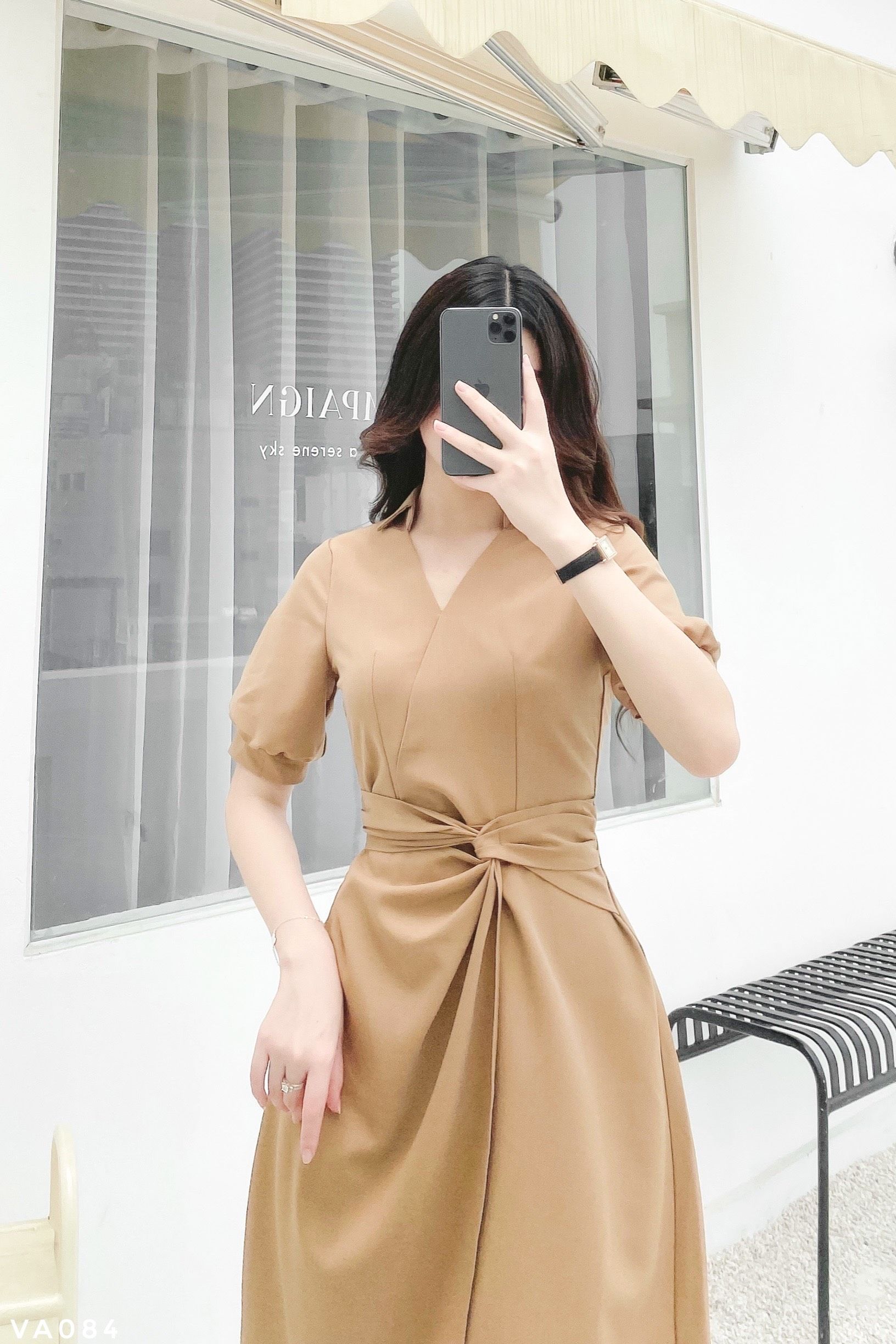 Váy dáng A cổ đức xoắn eo thanh lịch