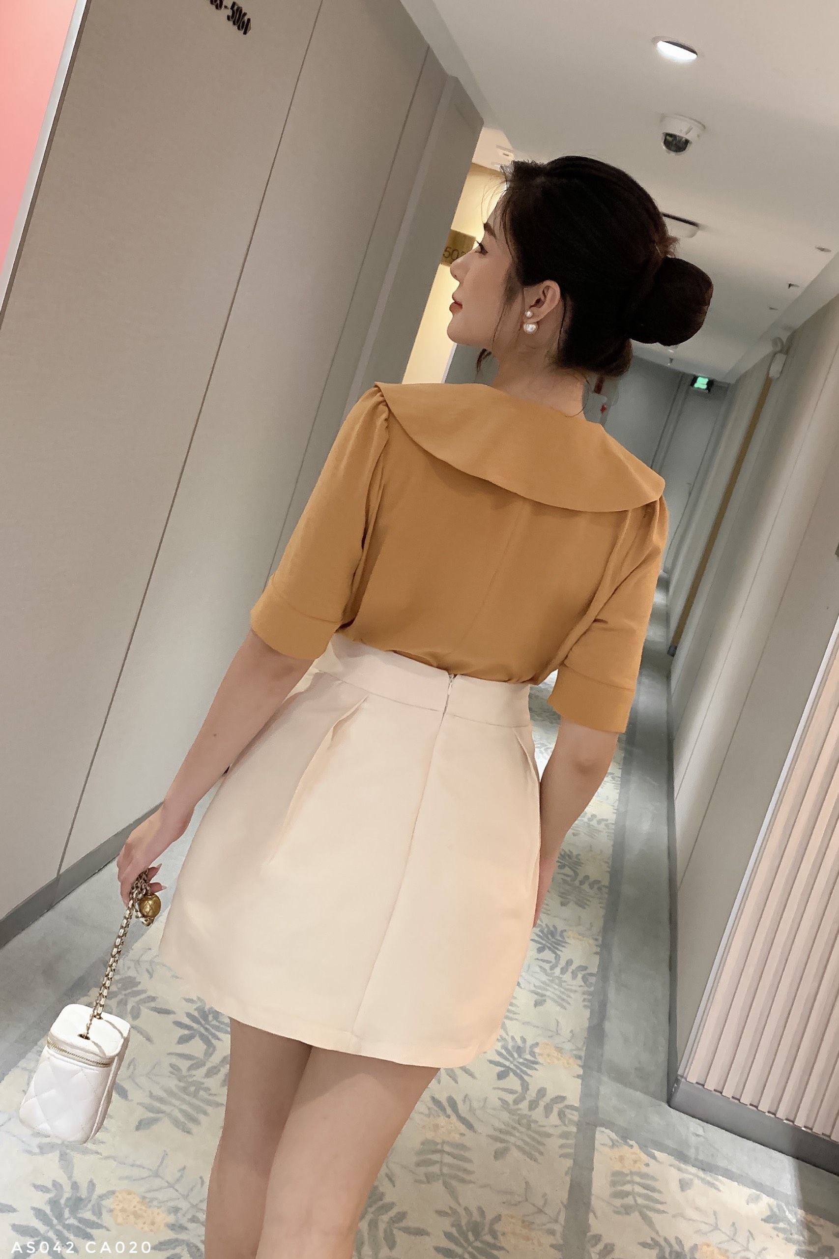 Áo sơ mi cổ cách điệu trẻ trung