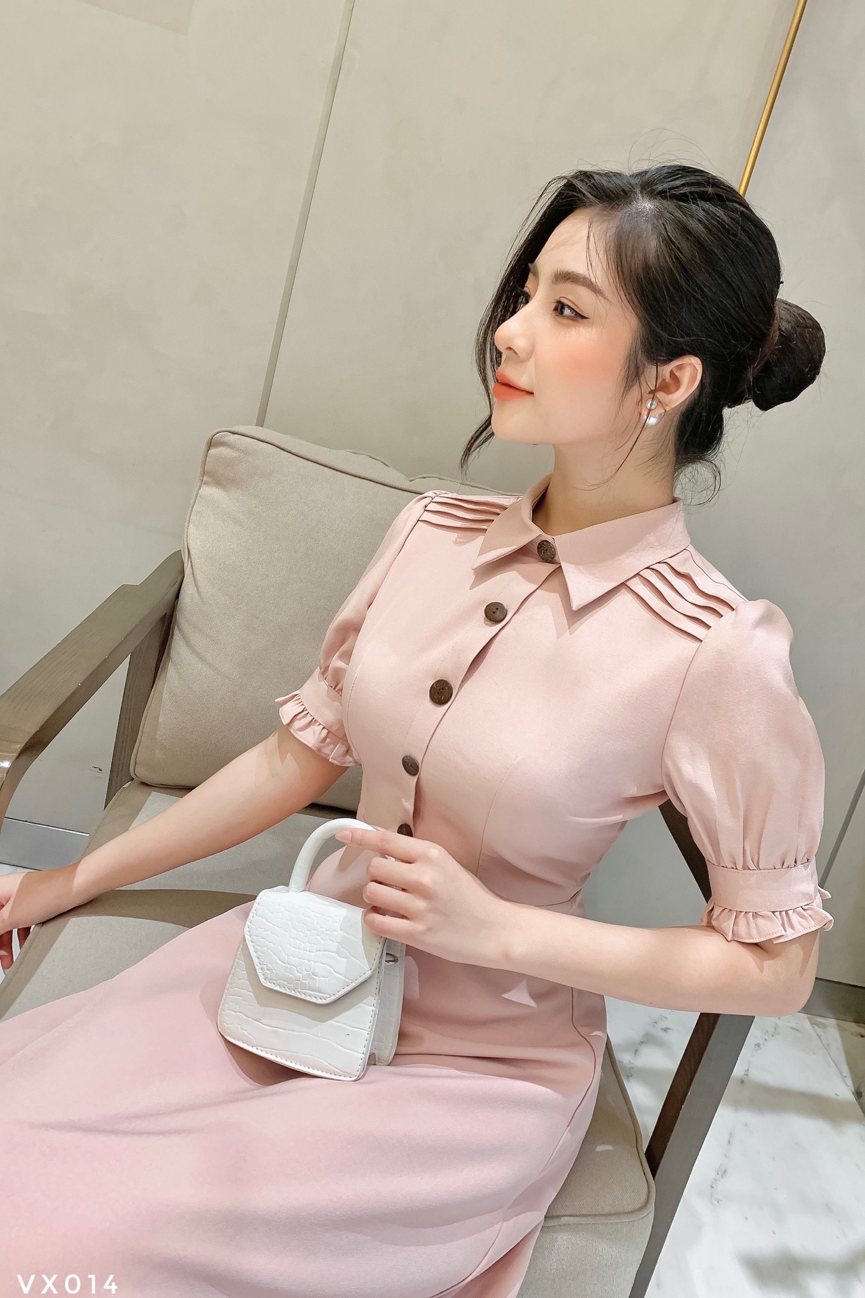 Váy dáng xòe xếp ly vai trẻ trung