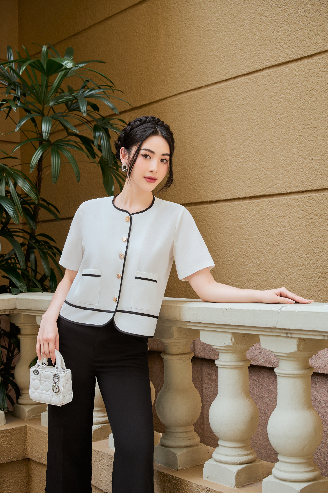 Áo croptop phối viền túi ốp cá tính