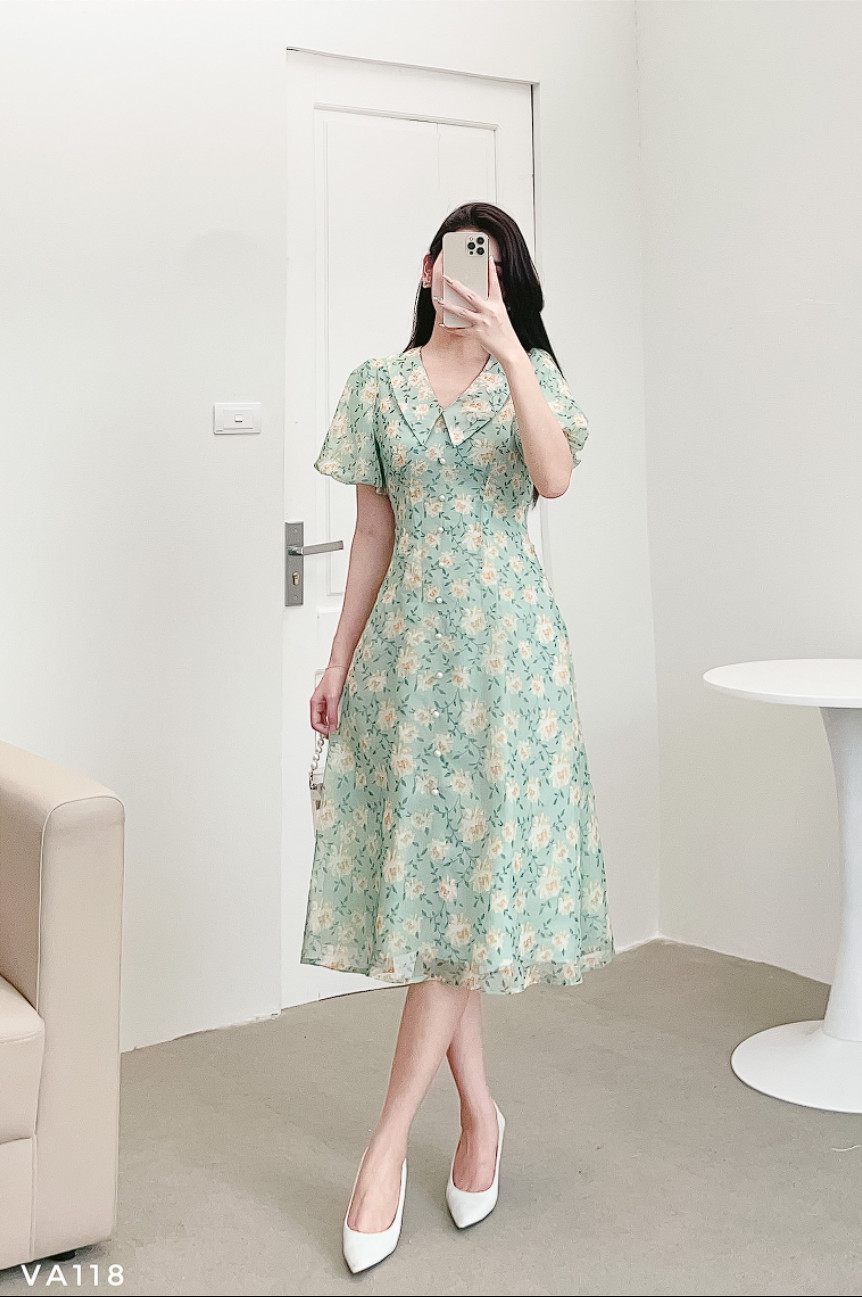 Váy dáng A phối cúc trai nữ tính