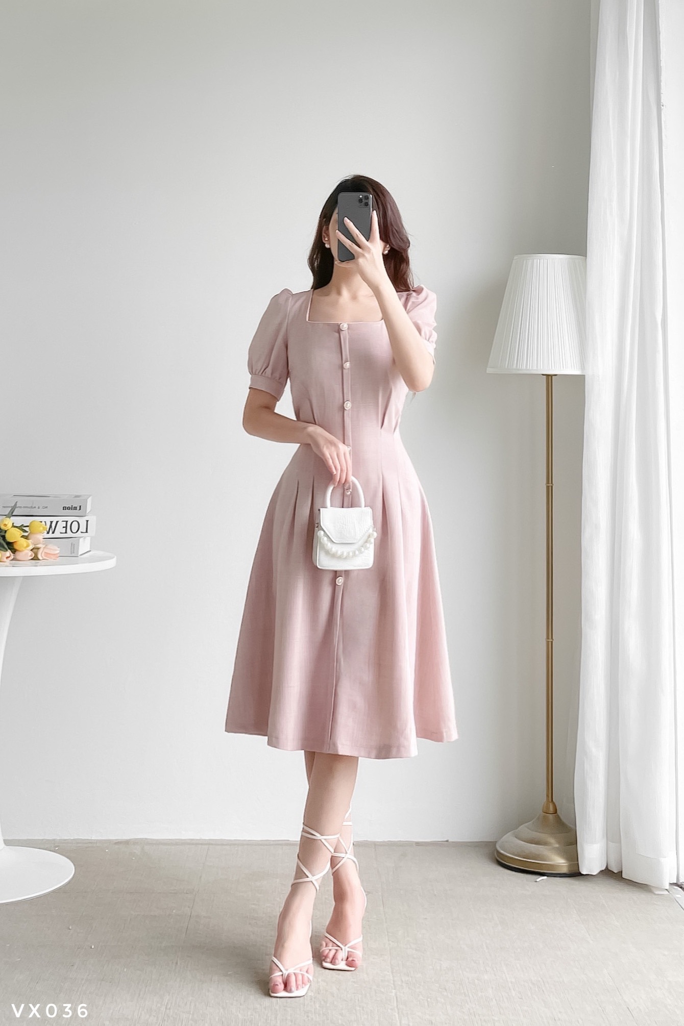 Váy xòe cổ vuông ly eo thanh lịch