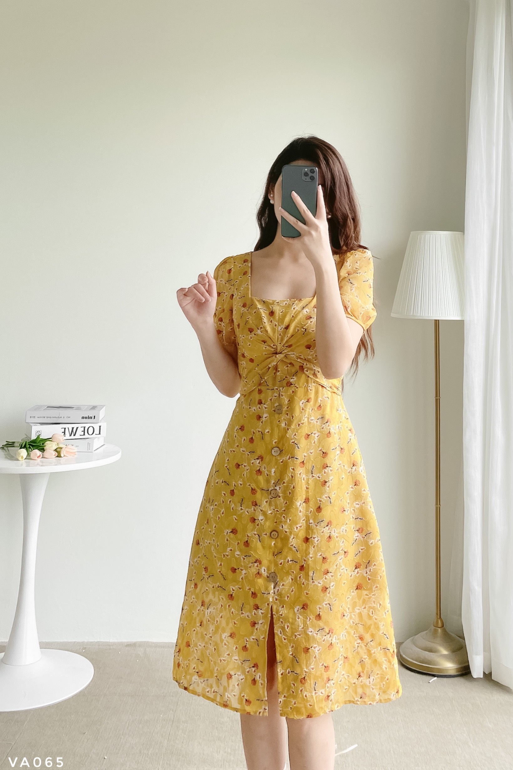 Váy hoa dáng A cổ vuông thanh lịch