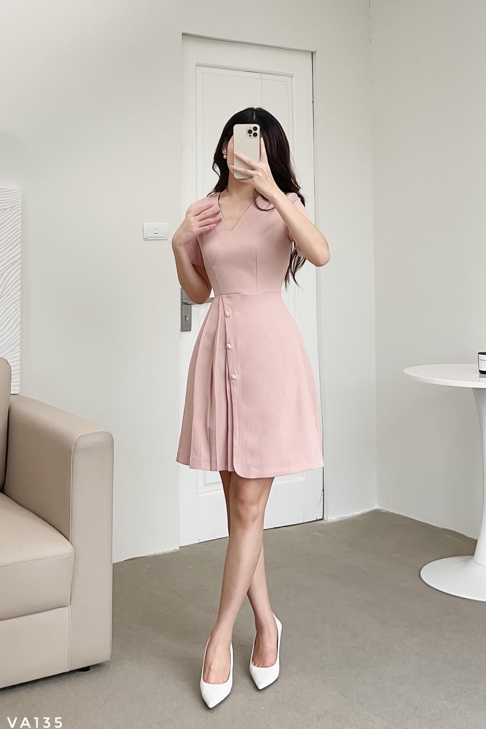 Váy dáng A phối xếp ly thanh lịch