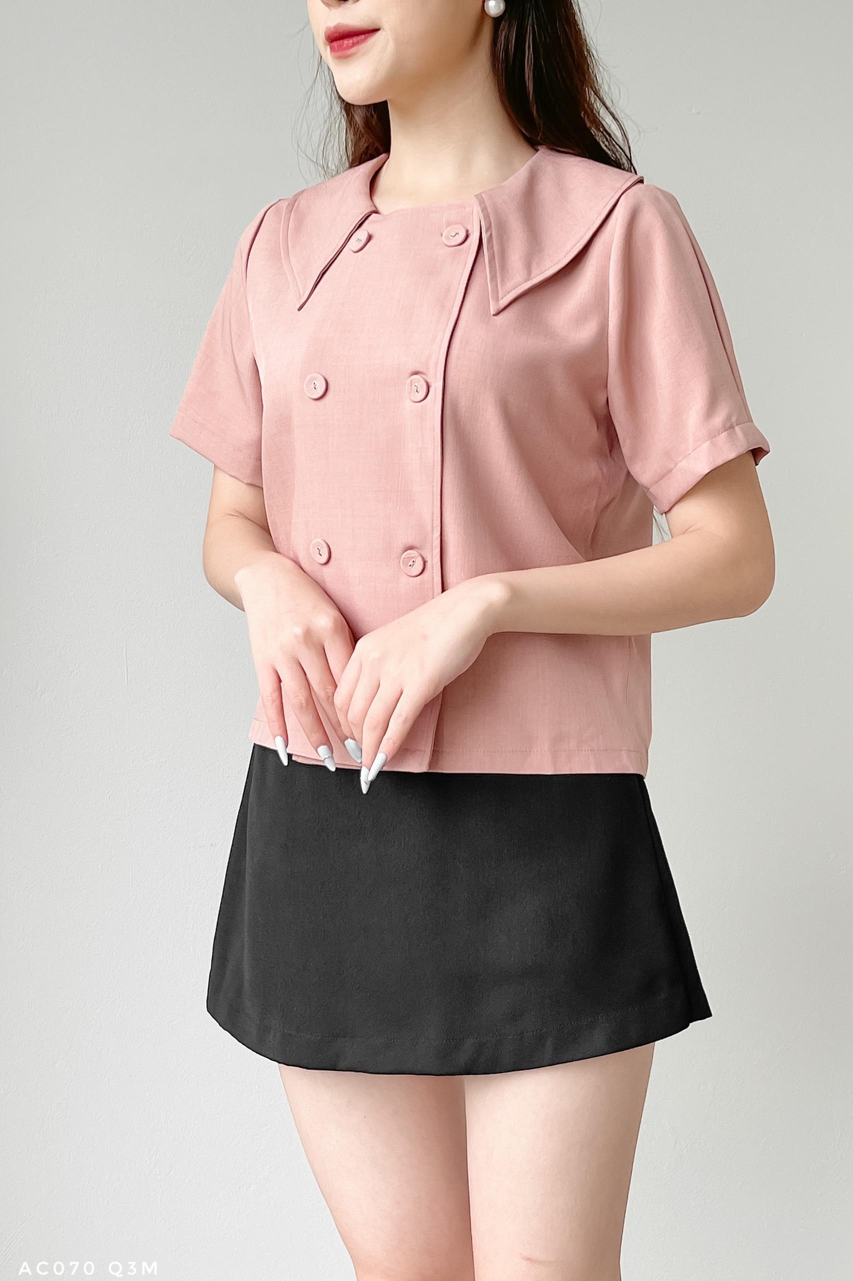 Áo croptop cách điệu phối cúc bọc trẻ trung