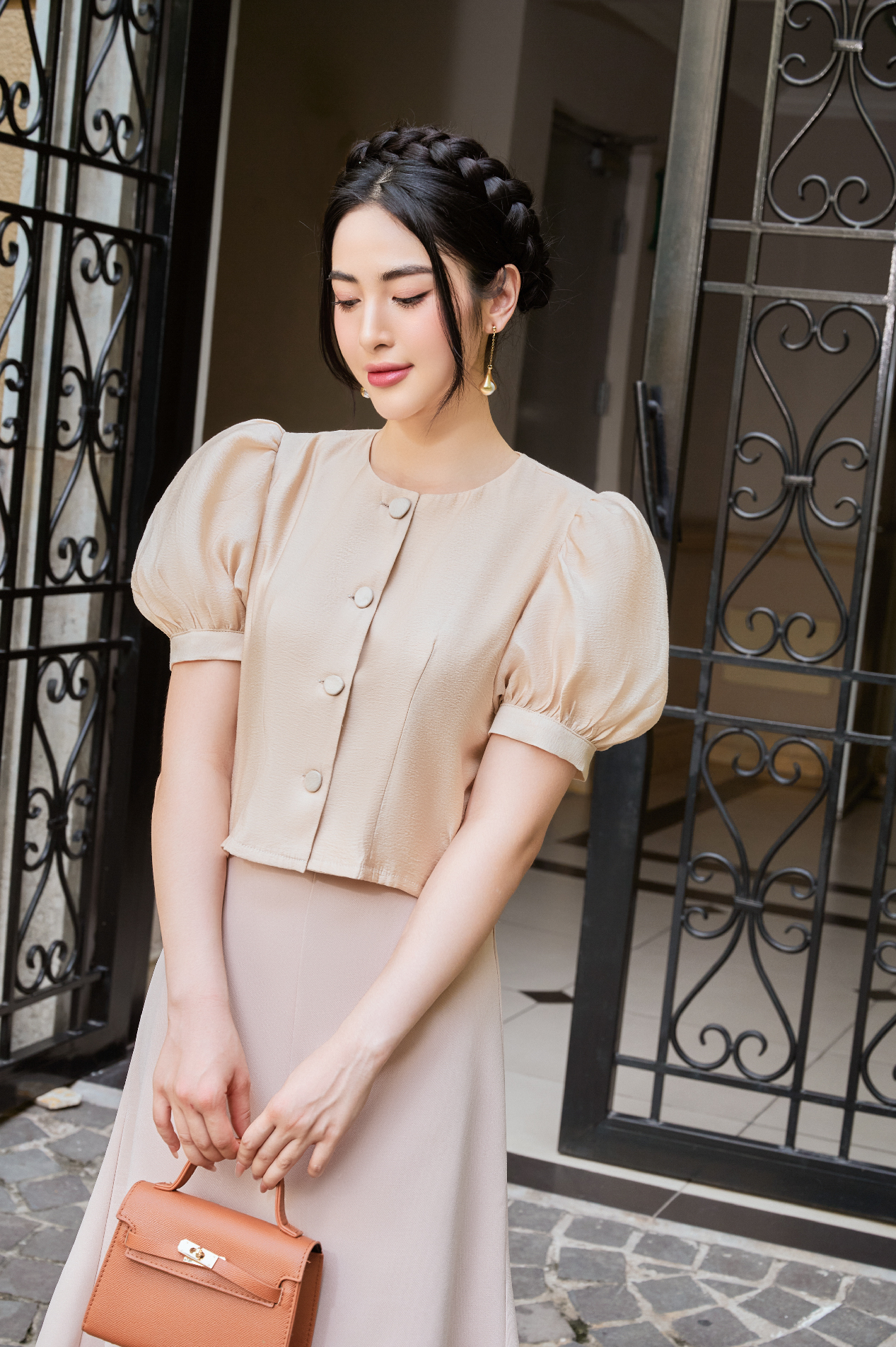 Áo tơ cách điệu tay bồng sang chảnh