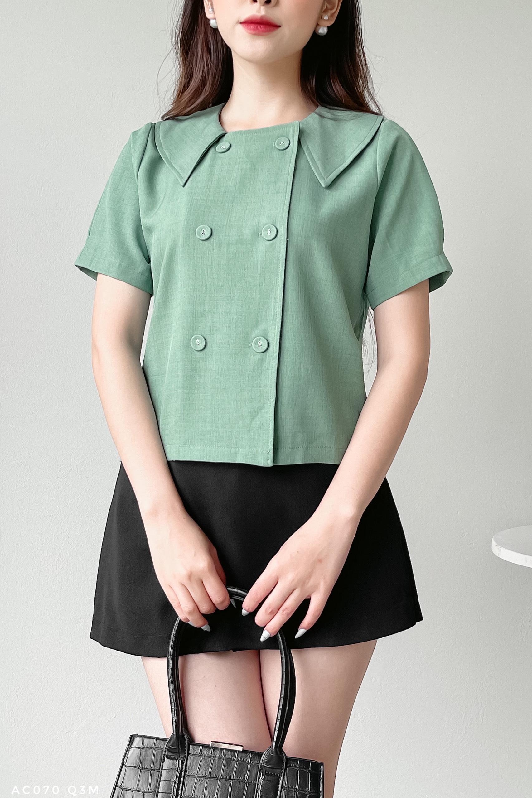 Áo croptop cách điệu phối cúc bọc trẻ trung