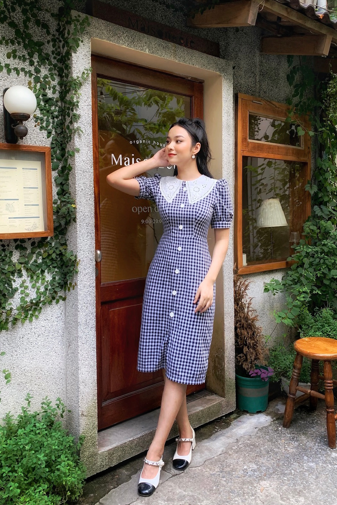 Váy midi phối cổ ren tay bồng nữ tính