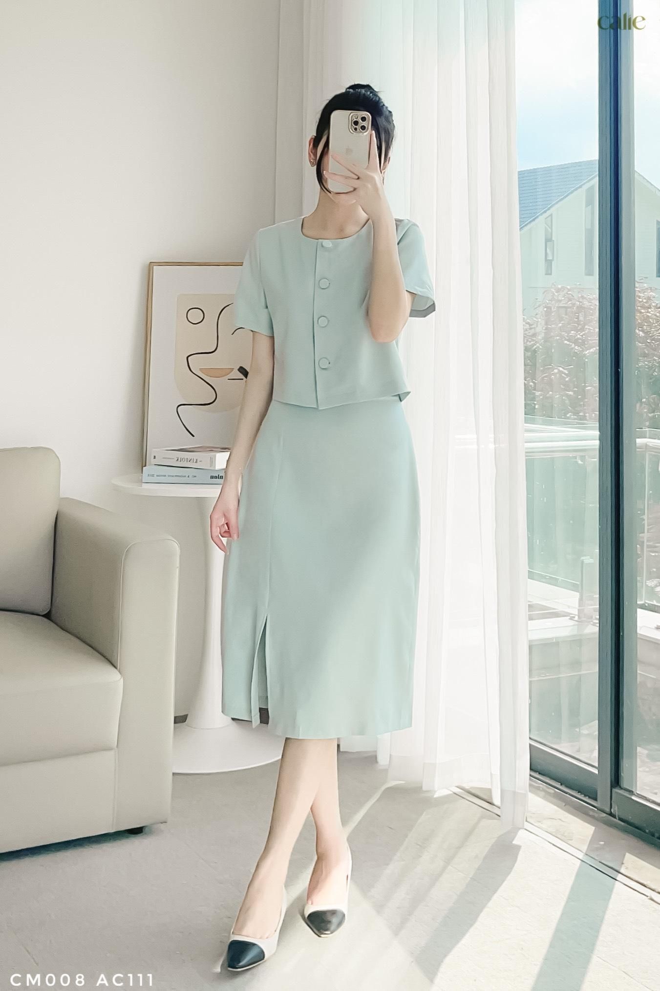 Áo croptop phối cúc bọc thanh lịch