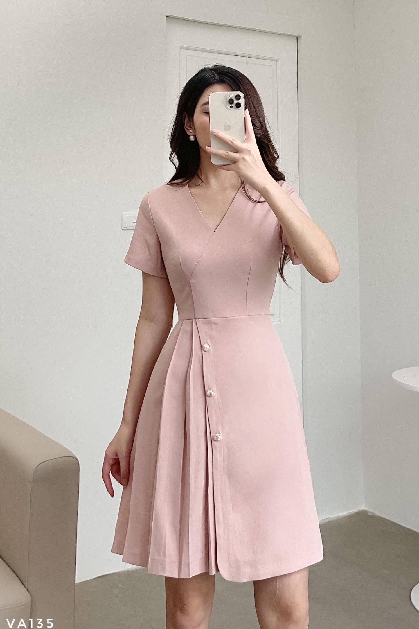 Váy dáng A phối xếp ly thanh lịch
