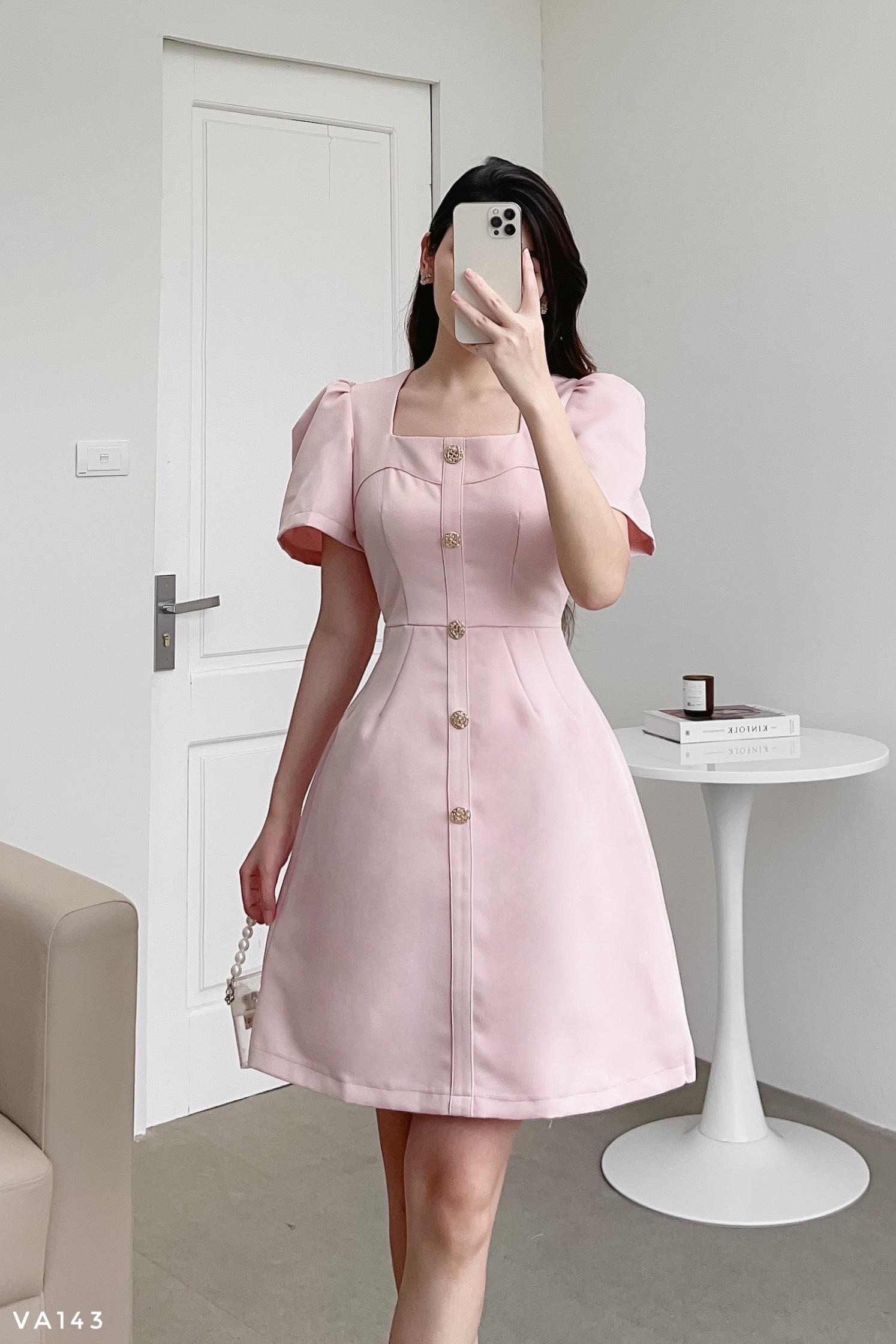 Váy dáng A cổ thang phối cúc đồng sang chảnh