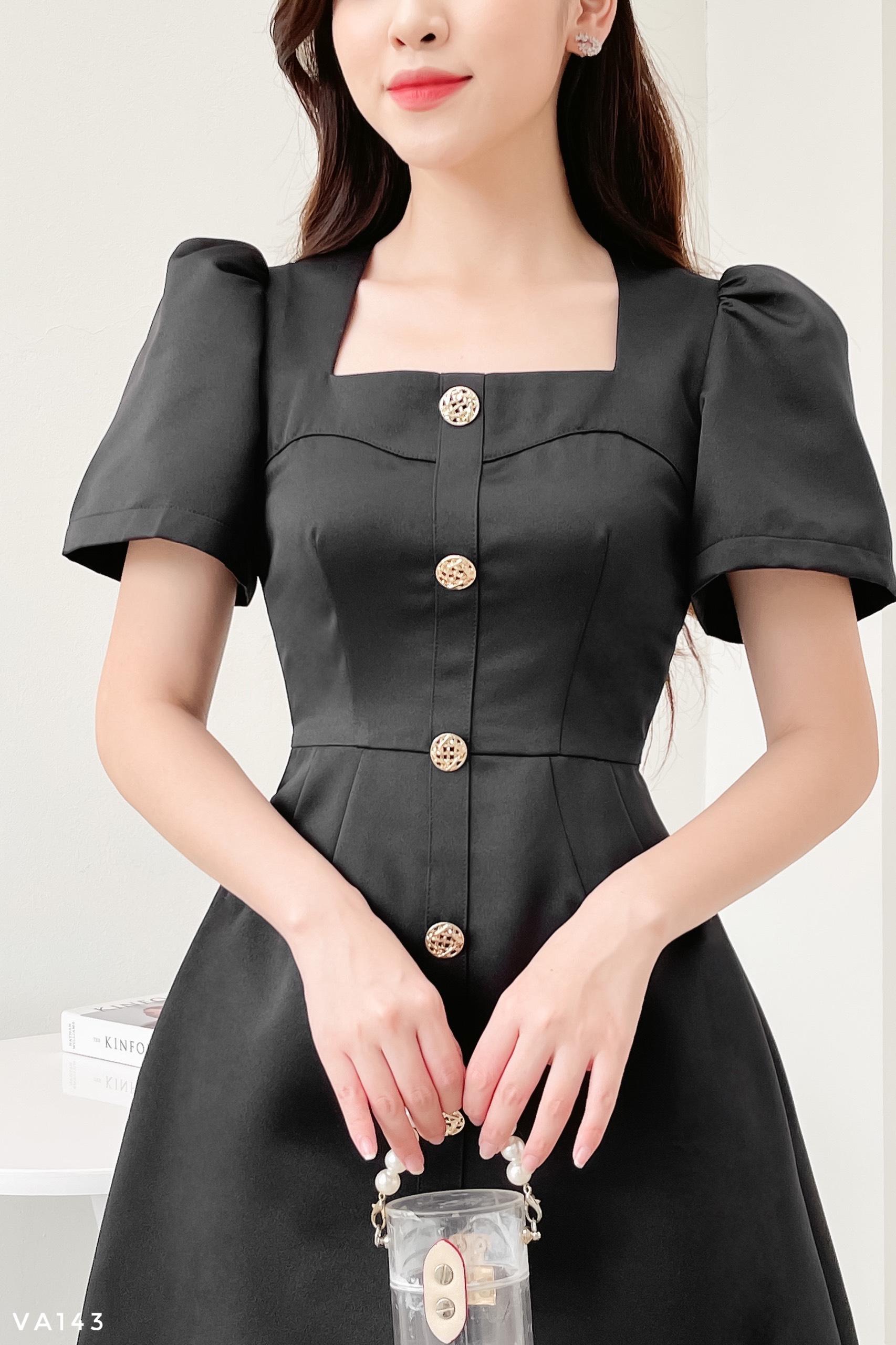 Váy dáng A cổ thang phối cúc đồng sang chảnh