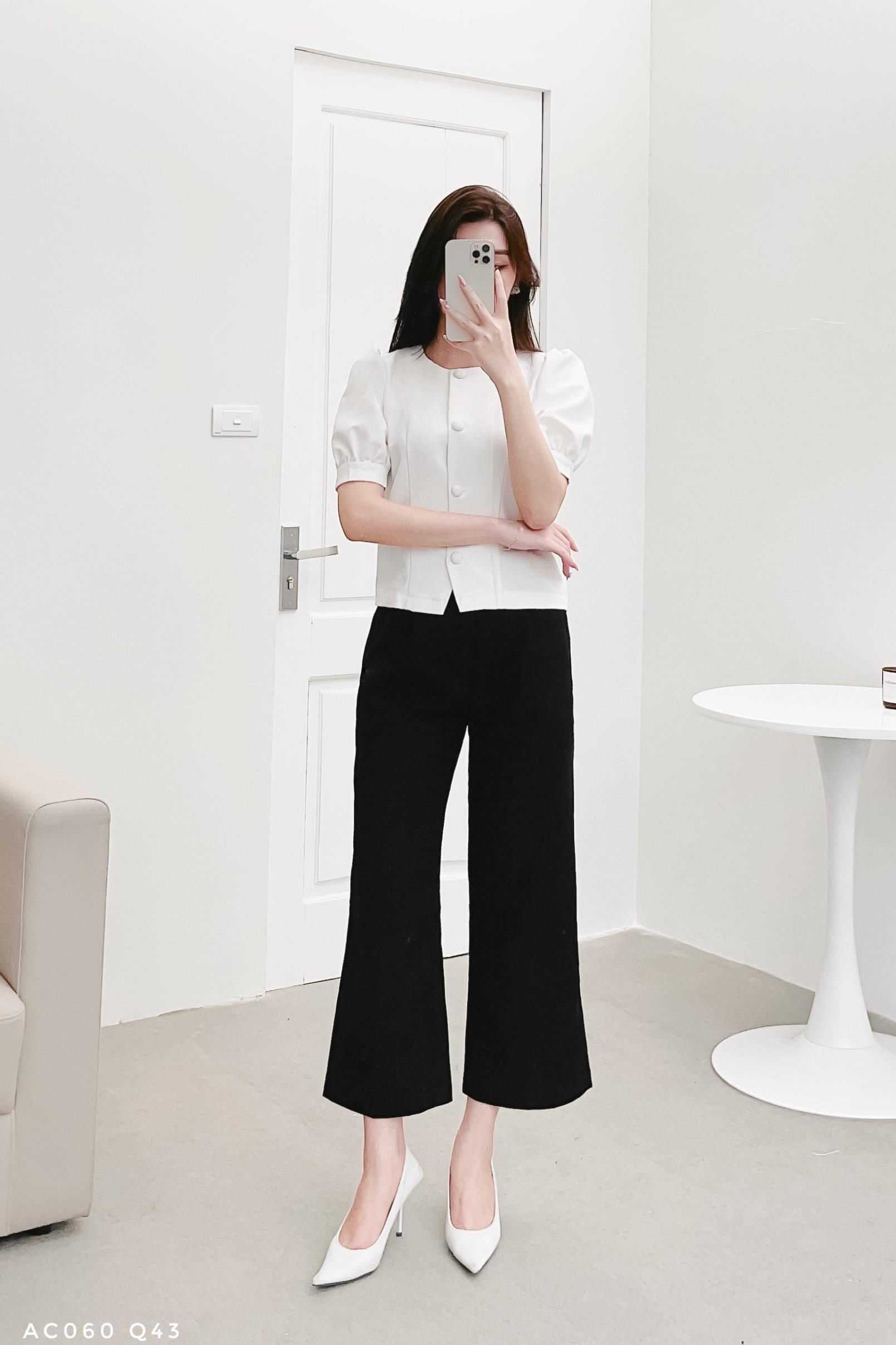 Áo croptop phối cúc bọc trẻ trung