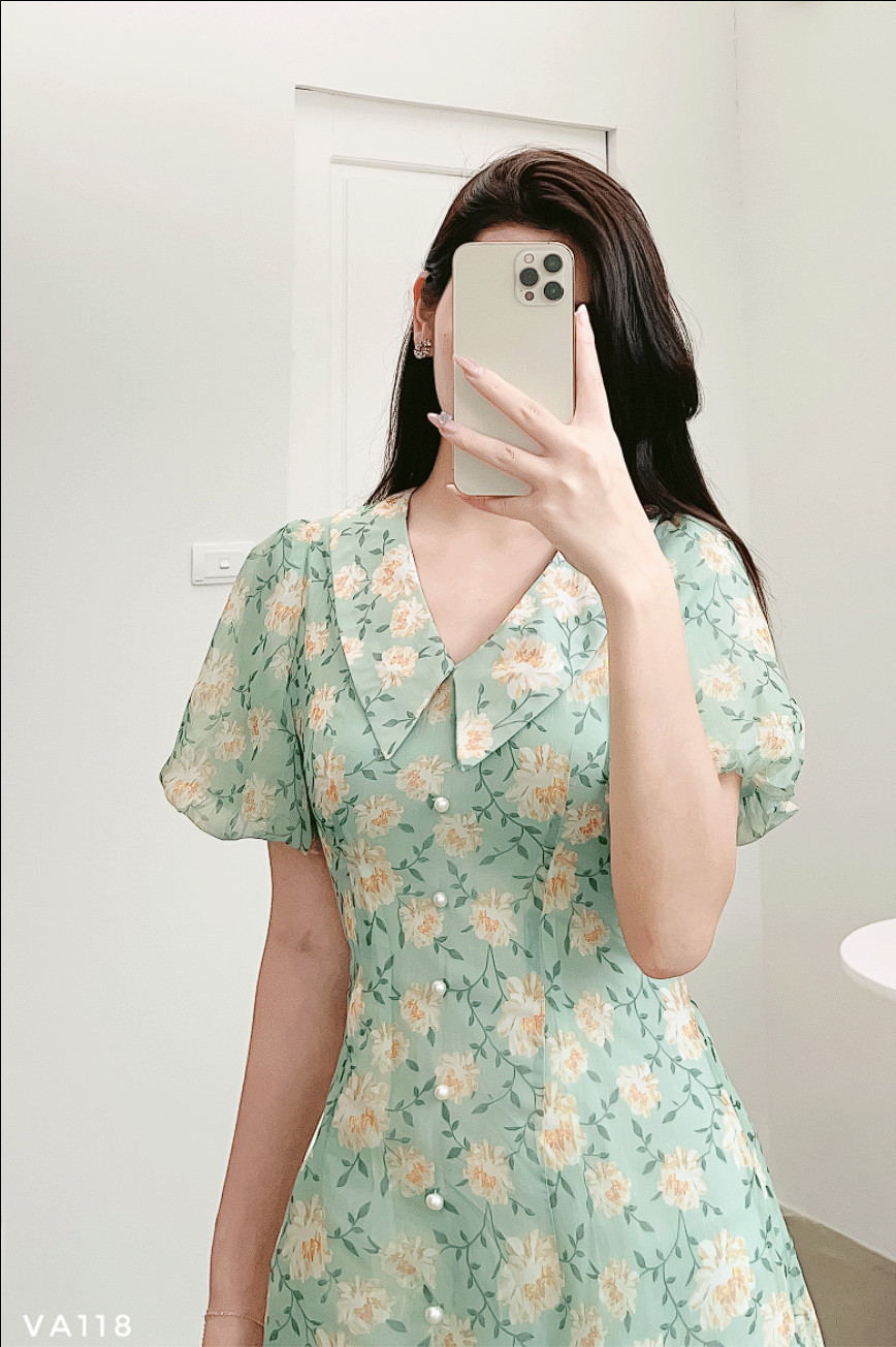 Váy dáng A phối cúc trai nữ tính