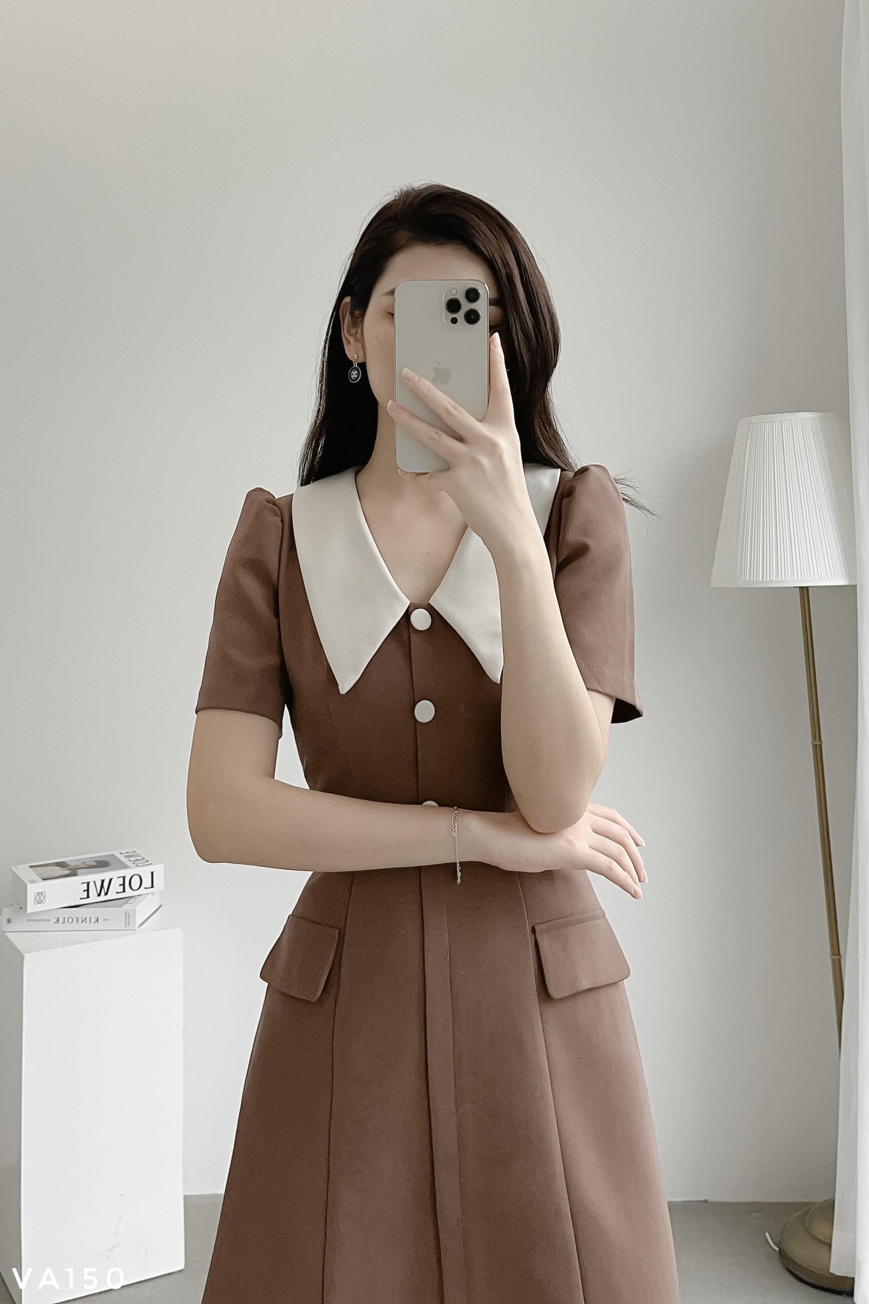 Váy dáng A phối cổ đính cúc đá sang chảnh