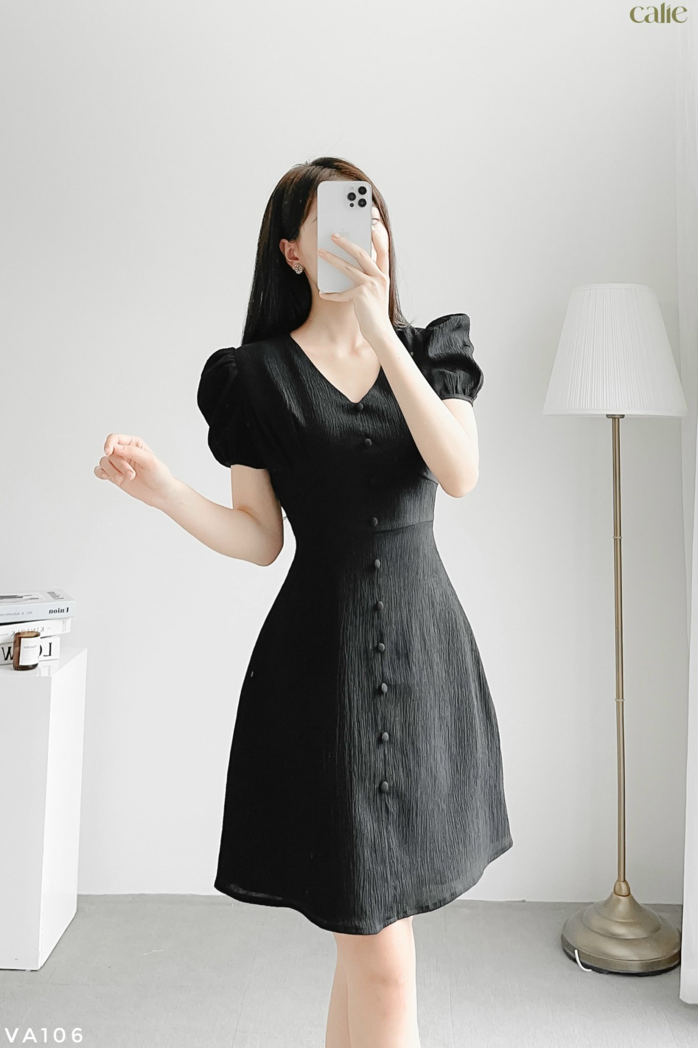 Váy dáng A tay bồng cúc bọc trẻ trung